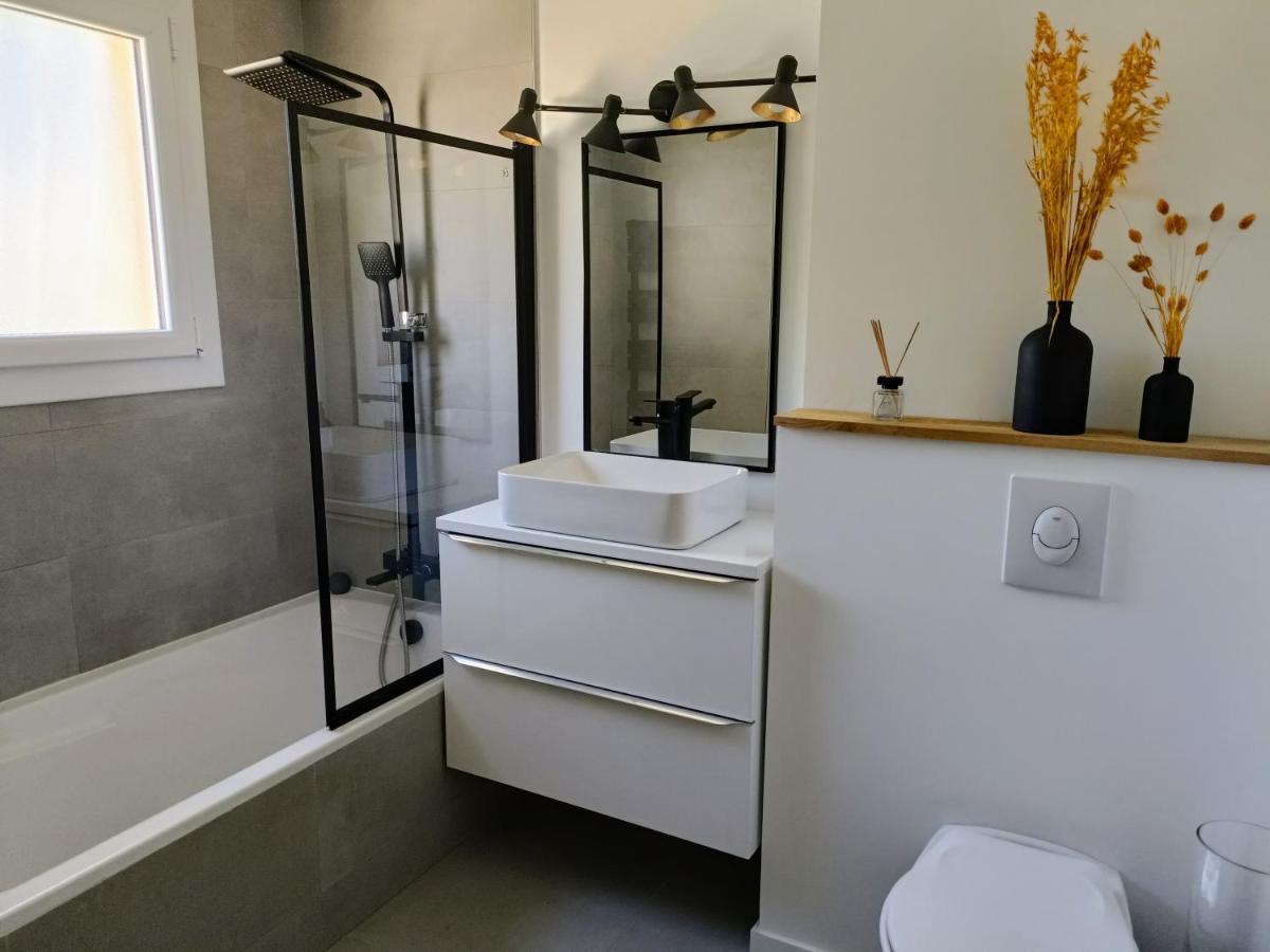 Belle Maison Mitoyenne De Standing Frejus Bagian luar foto