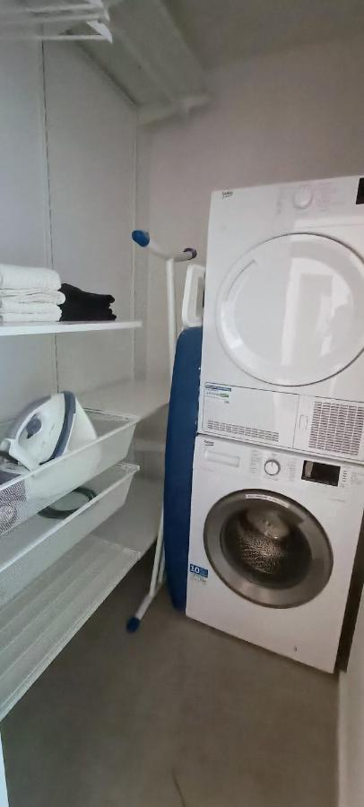 Belle Maison Mitoyenne De Standing Frejus Bagian luar foto