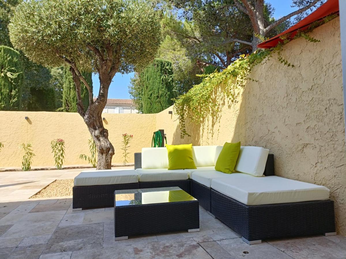 Belle Maison Mitoyenne De Standing Frejus Bagian luar foto
