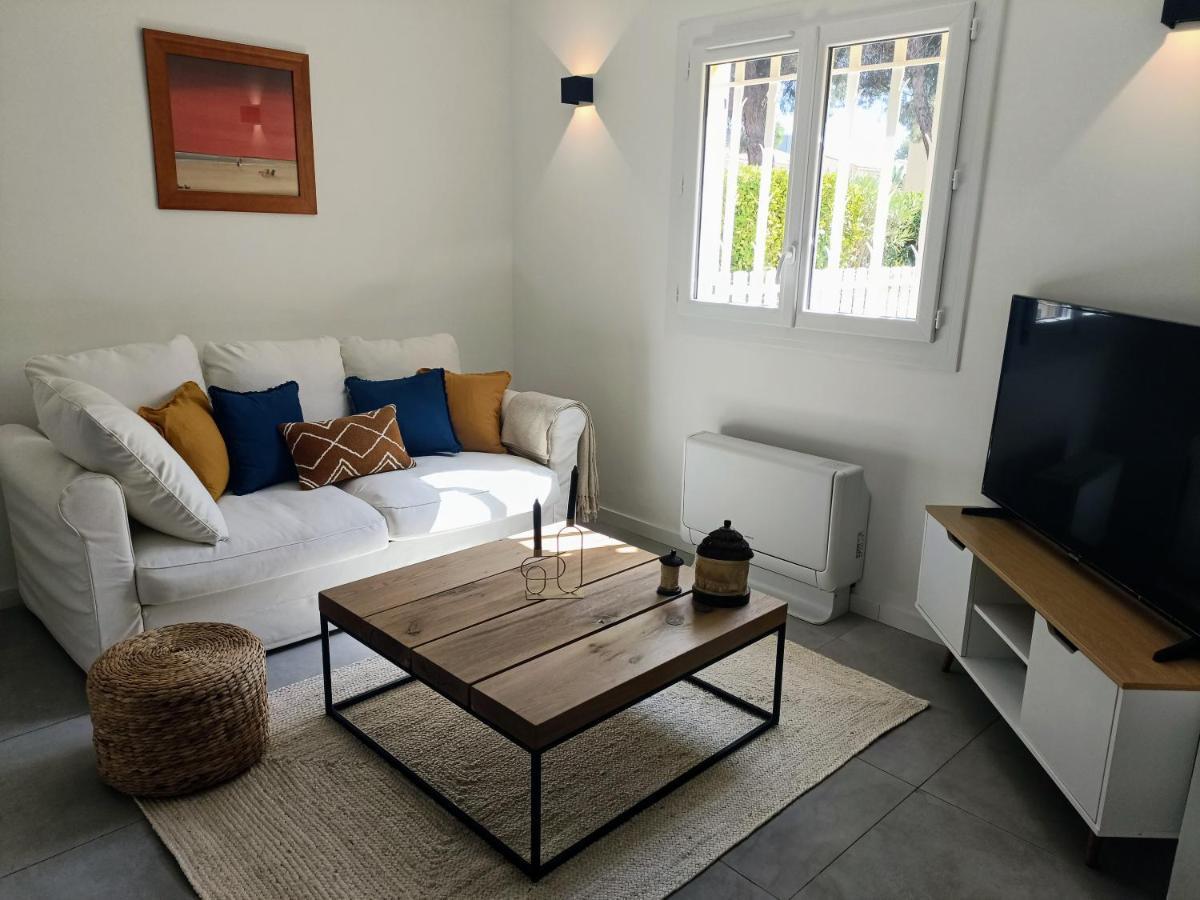 Belle Maison Mitoyenne De Standing Frejus Bagian luar foto