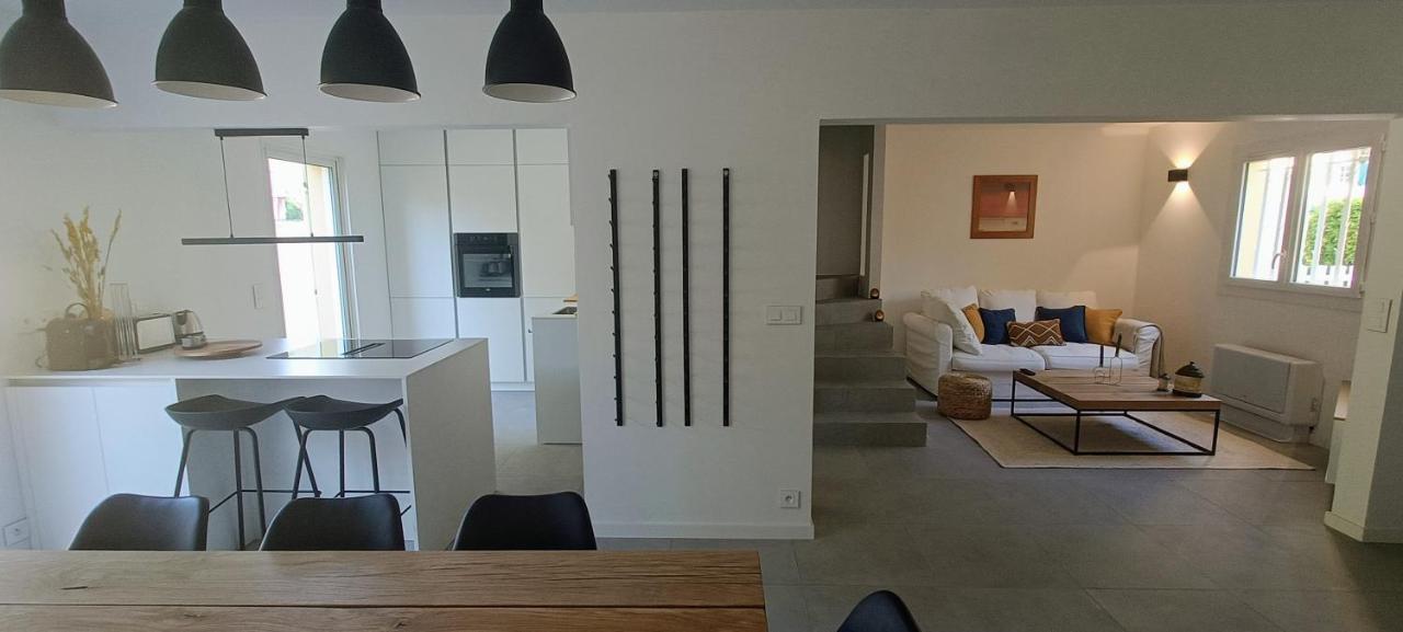 Belle Maison Mitoyenne De Standing Frejus Bagian luar foto